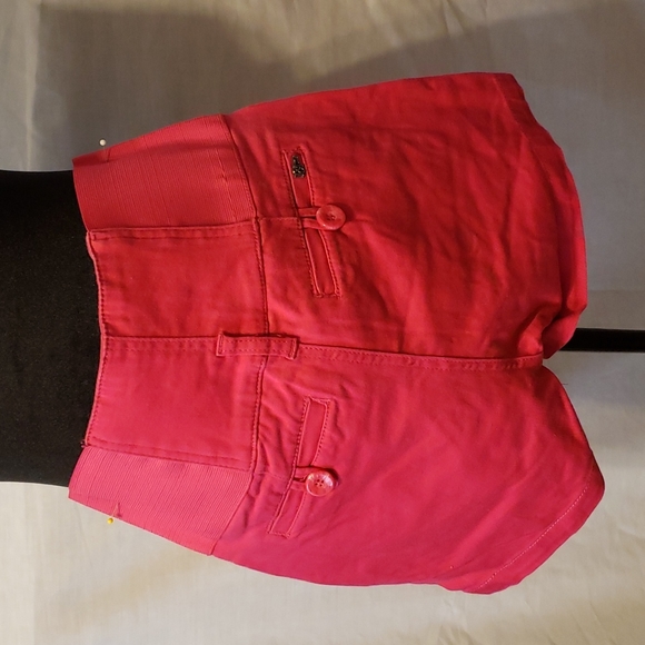 Pink shorts says size L buy i think more like a med. - Picture 2 of 5